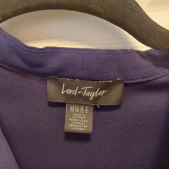 3 for $15! Lord & Taylor sleeveless blouse - Picture 2 of 4